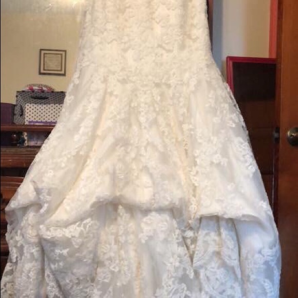 Size 6 lace Mori Lee wedding gown - Picture 4 of 6